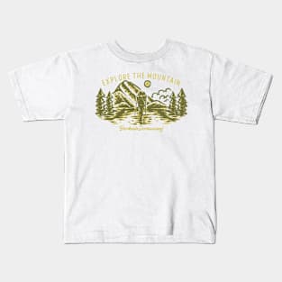 EXPLORE THE MOUNTAIN Kids T-Shirt